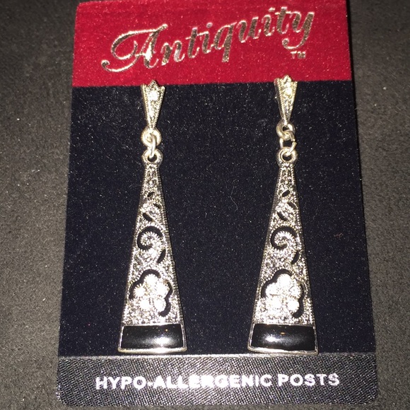 Earring - Picture 3 of 3